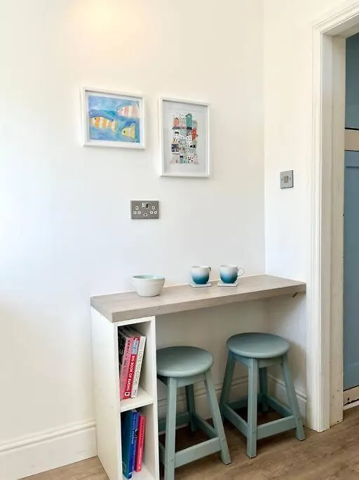 Beach Home With Garden, Close To New Forest Bournemouth 0*,  United Kingdom