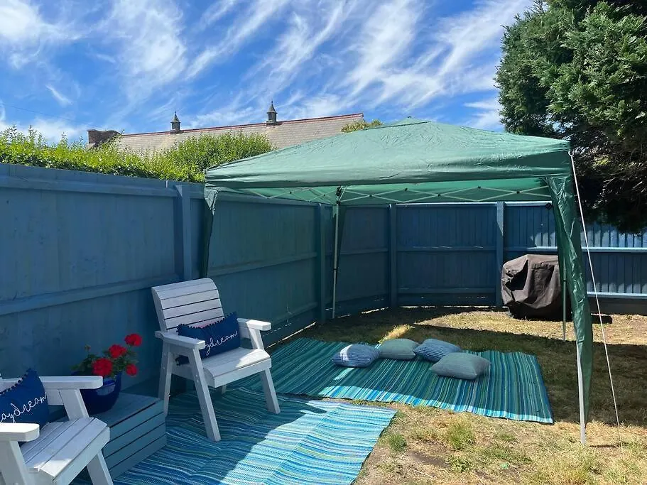 Beach Home With Garden, Close To New Forest Bournemouth 0*,  United Kingdom